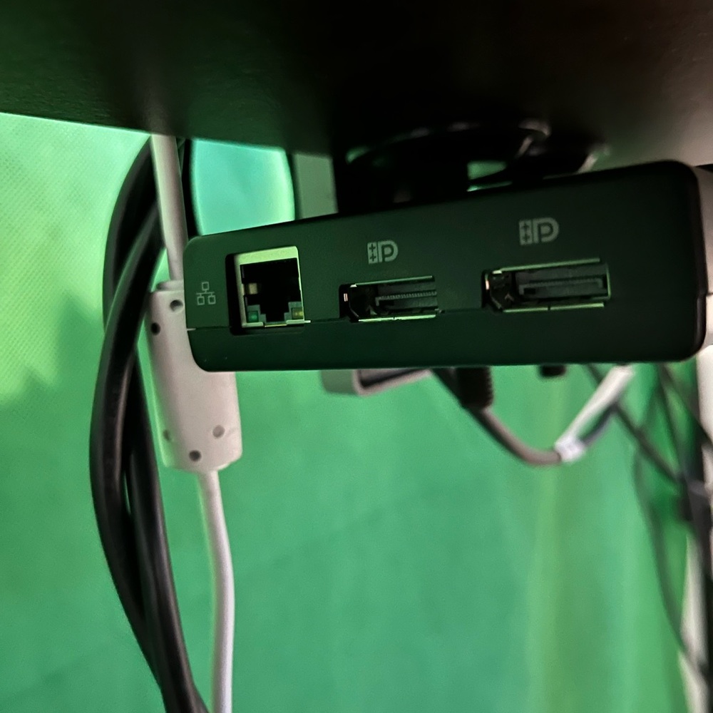 Humanscale M/Connect2  2.1 Flex Dual Monitor Arms - Picture 4 of 10